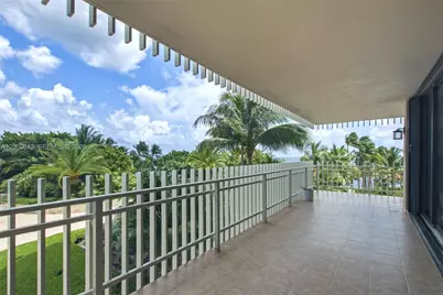 2 Grove Isle Dr #B301, Miami, FL 33133 - Photo 25