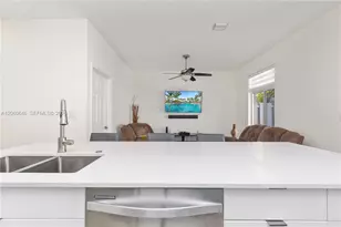 5622 NW 112th Ct, Doral, FL 33178 - Photo 11