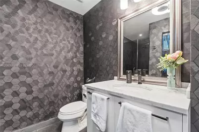 900 Biscayne Blvd #3607, Miami, FL 33132 - Photo 9