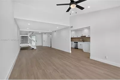 9575 NW 38th Pl, Sunrise, FL 33351 - Photo 9