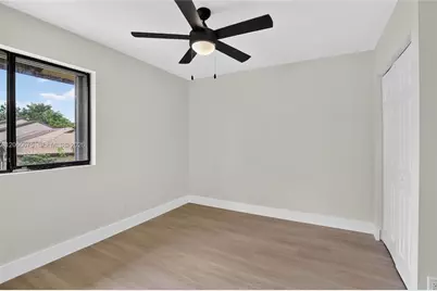 9575 NW 38th Pl, Sunrise, FL 33351 - Photo 23