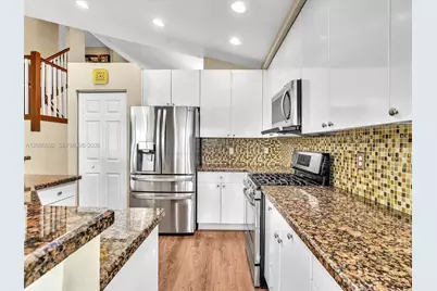 1208 NW 144th Ter, Pembroke Pines, FL 33028 - Photo 11