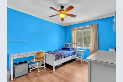 1208 NW 144th Ter, Pembroke Pines, FL 33028 - Photo 37