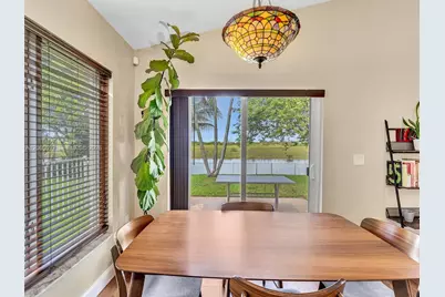 1208 NW 144th Ter, Pembroke Pines, FL 33028 - Photo 15