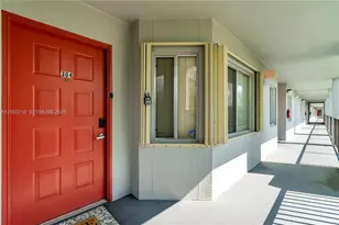 750 SW 138th Ave, Pembroke Pines, FL 33027 - Photo 3