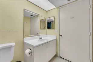 750 SW 138th Ave, Pembroke Pines, FL 33027 - Photo 25