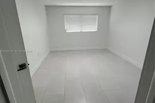 9520 SW 8th St, Miami, FL 33174 - Photo 27