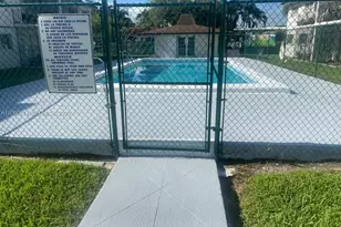 9520 SW 8th St, Miami, FL 33174 - Photo 3
