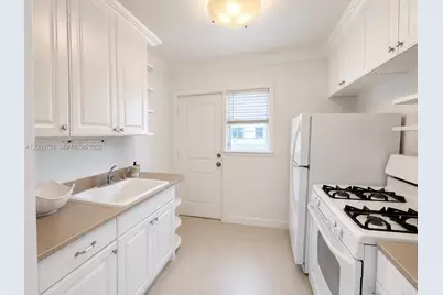 7407 Byron Ave #3, Miami Beach, FL 33141 - Photo 13
