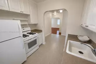 7407 Byron Ave, Miami Beach, FL 33141 - Photo 11