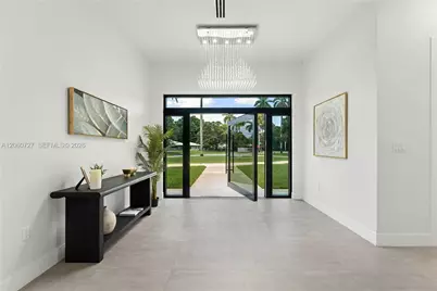360 Holly Ln, Plantation, FL 33317 - Photo 7
