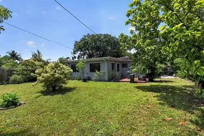 1390 NE 129th St, North Miami, FL 33161 - Photo 27