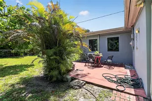 1390 NE 129th St, North Miami, FL 33161 - Photo 23