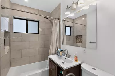 1390 NE 129th St, North Miami, FL 33161 - Photo 21