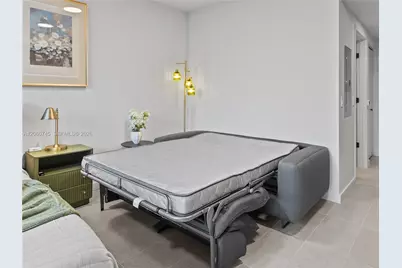121 NE 5th St #504, Miami, FL 33132 - Photo 17