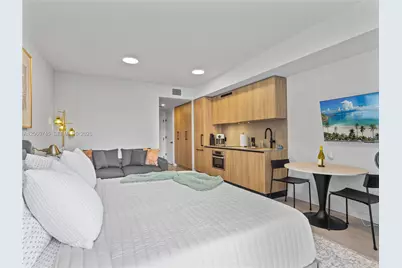 121 NE 5th St #504, Miami, FL 33132 - Photo 13