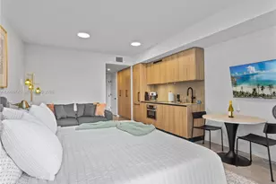 121 NE 5th St, Miami, FL 33132 - Photo 13