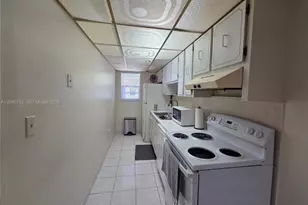 415 NE 2nd St, Hallandale Beach, FL 33009 - Photo 13