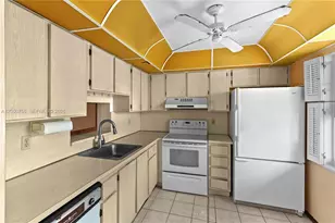 131 SE 3rd Ave, Dania Beach, FL 33004 - Photo 19