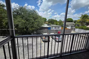415 NE 2nd St, Hallandale Beach, FL 33009 - Photo 11