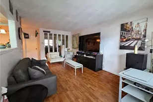 415 NE 2nd St, Hallandale Beach, FL 33009 - Photo 5