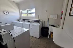 415 NE 2nd St, Hallandale Beach, FL 33009 - Photo 23