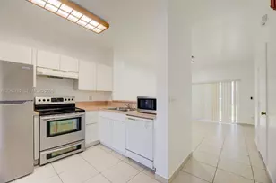 728 SW 122nd Ave, Pembroke Pines, FL 33025 - Photo 5