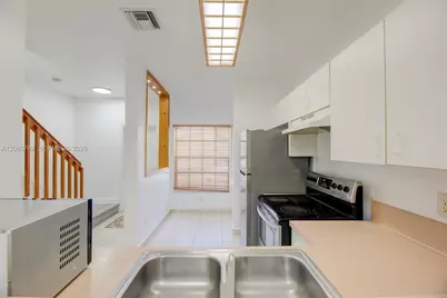 728 SW 122nd Ave, Pembroke Pines, FL 33025 - Photo 11