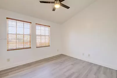 728 SW 122nd Ave, Pembroke Pines, FL 33025 - Photo 21