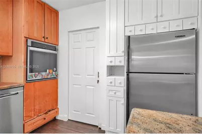 201 N 68th Way, Hollywood, FL 33024 - Photo 5