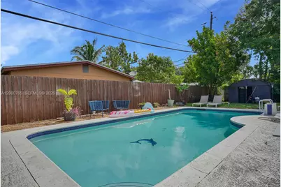 201 N 68th Way, Hollywood, FL 33024 - Photo 19