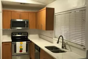 6704 SW 147th Ct, Miami, FL 33193 - Photo 3