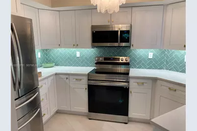 6767 Collins Ave #1701, Miami Beach, FL 33141 - Photo 3