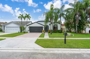 758 Lake Wellington Dr, Wellington, FL 33414 - Photo 1
