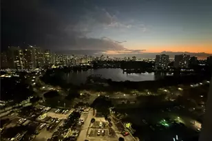 3701 N Country Club Dr, Aventura, FL 33180 - Photo 21
