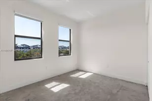 8031 NW 104th Ave, Doral, FL 33178 - Photo 13