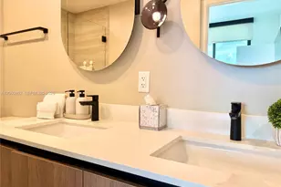 580 72nd St, Miami Beach, FL 33141 - Photo 15
