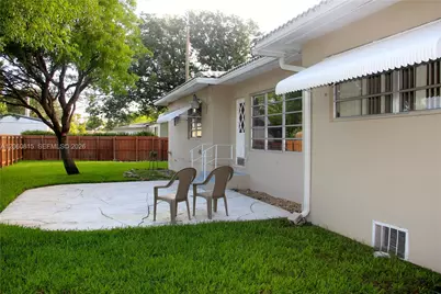 70 Hammond Dr, Miami Springs, FL 33166 - Photo 5