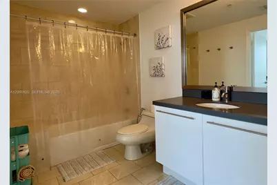 90 SW 3rd St #2012, Miami, FL 33130 - Photo 15