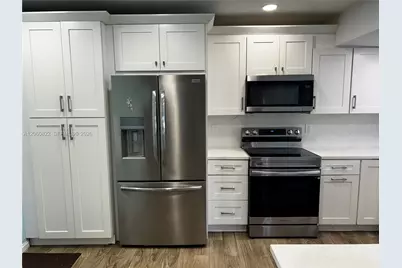 2403 NW 108th Ter, Sunrise, FL 33322 - Photo 9