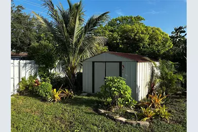 2403 NW 108th Ter, Sunrise, FL 33322 - Photo 35