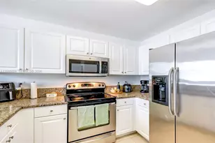 11403 NW 89th St, Doral, FL 33178 - Photo 13