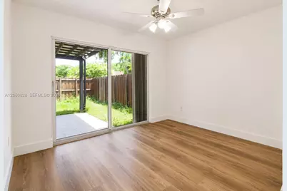 7334 Pepper Pike Dr, Hialeah, FL 33015 - Photo 13