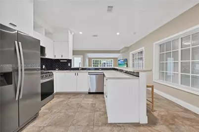 818 NE 3rd St, Hallandale Beach, FL 33009 - Photo 5