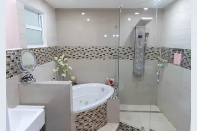 1655 NW 124th St, North Miami, FL 33167 - Photo 7