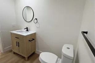 708 SW 7th Ave, Hallandale Beach, FL 33009 - Photo 15