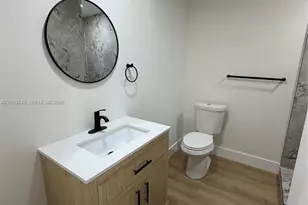 708 SW 7th Ave, Hallandale Beach, FL 33009 - Photo 17