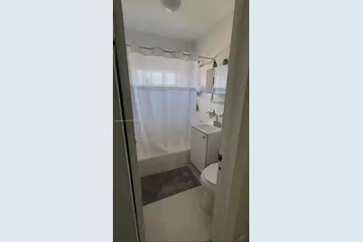 421 NW 57th Ct, Miami, FL 33126 - Photo 7