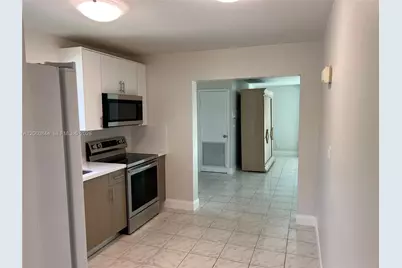 421 NW 57th Ct, Miami, FL 33126 - Photo 5