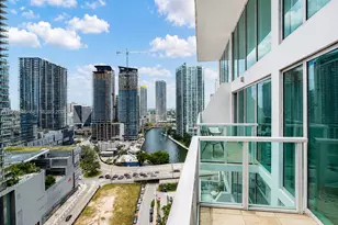 41 SE 5th St, Miami, FL 33131 - Photo 11